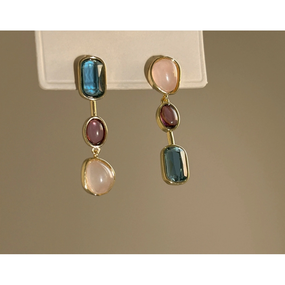 Silver needle French retro asymmetrical contrasting earrings, light luxury, niche internet celebrity, same style cat eye stone ears Nail earrings Silver needle French retro asymmetrical contrasting earrings, light luxury, niche internet celebrity, same style cat eye stone ears Nail earrings