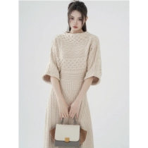 Women's early autumn dress with a high-end knitted long skirt for external wear, designed with a cinched waist bag and hip skirt length Style skirt