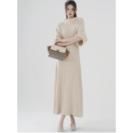 Women's early autumn dress with a high-end knitted long skirt for external wear, designed with a cinched waist bag and hip skirt length Style skirt