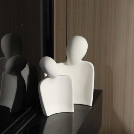 Minimalist Embrace Couple Art Ceramic Decor Wine Cabinet Living Room Entrance TV Cabinet Home Creative Soft Decoration